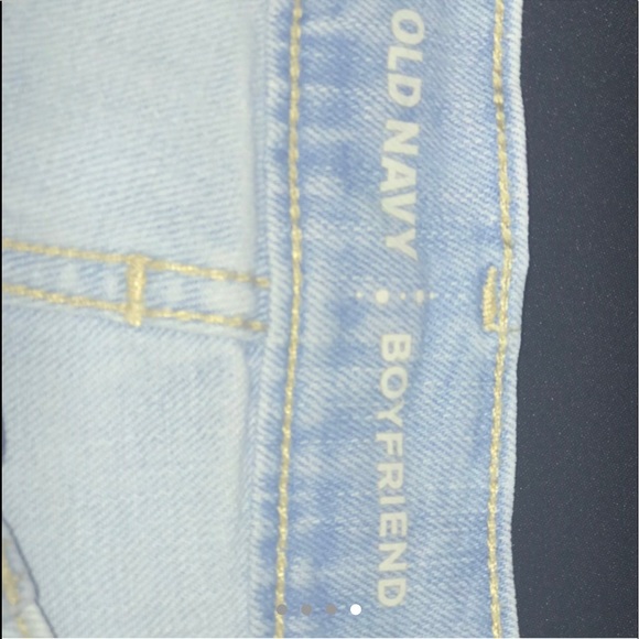 DISTRESSED BOYFRIEND SHORTS - Picture 4 of 4